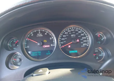 2011 Chevrolet Suburban 1500 Ls z USA, uszkodzony, nr VIN 1GNSKHE37BR375068